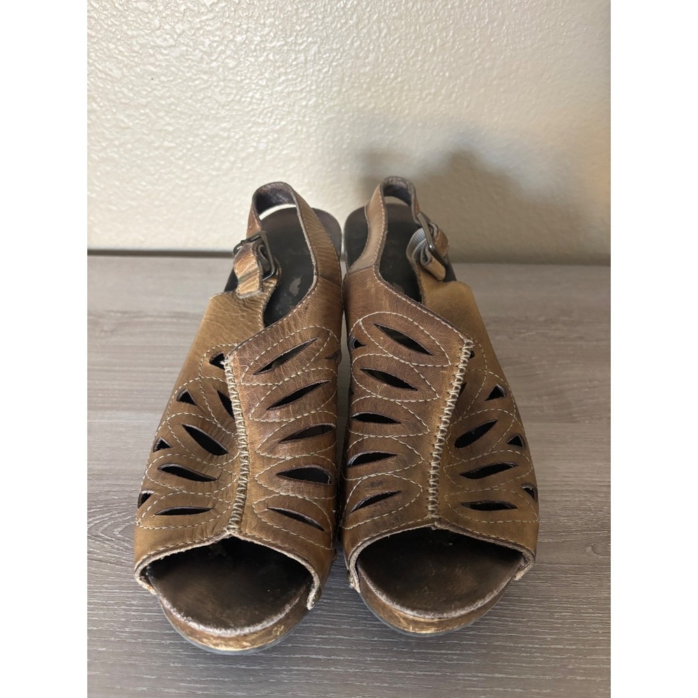 Dansko 6.5/7 Leather Cutout Slingback Clogs Chunky‎ Heel Studded Wood Platforms - Picture 2 of 10